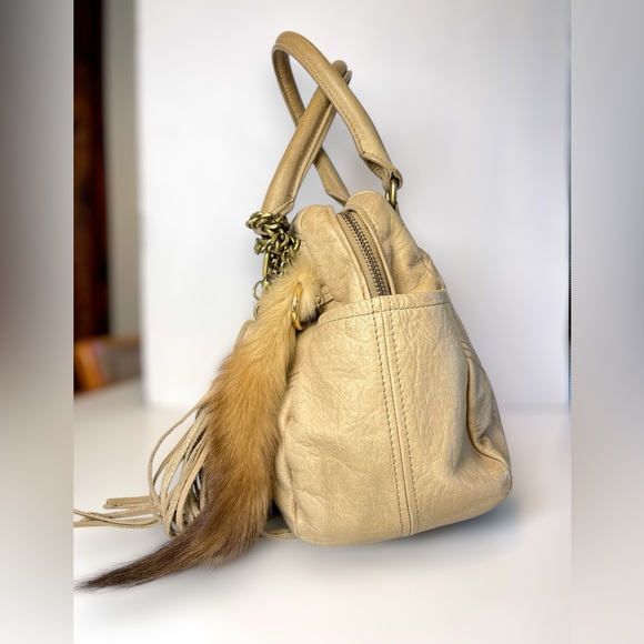 👡Vintage Juicy Couture Leather Bowler Nude / Taupe Tassel Bag Top Handle Orb - Picture 3 of 8